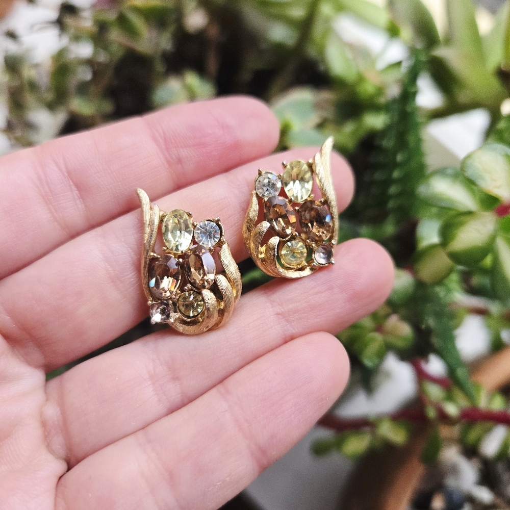 Vintage Gold Coro Rhinestone Ornate Stud Earrings